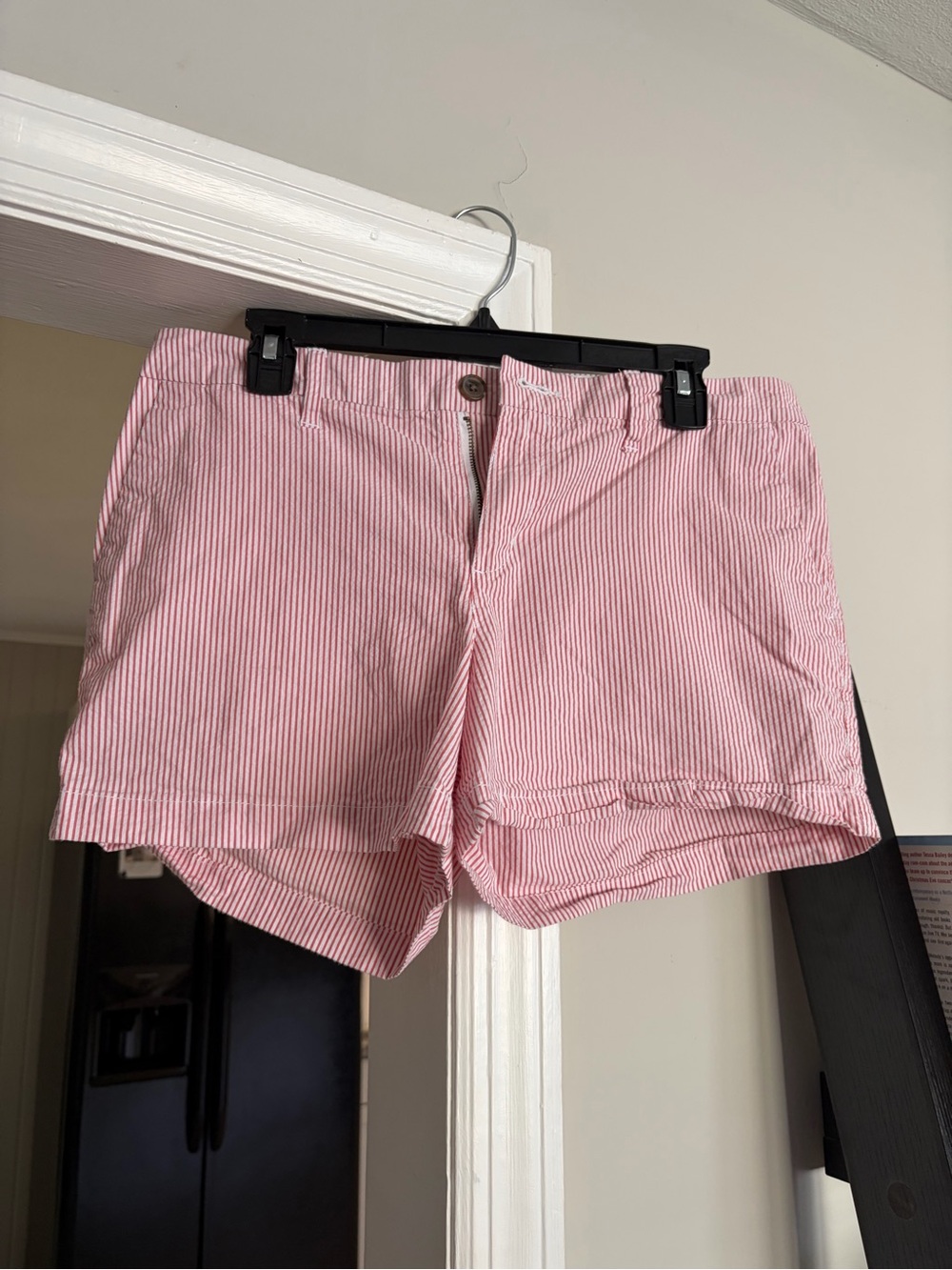 Old Navy Pink Seersucker Stripe Women's Shorts